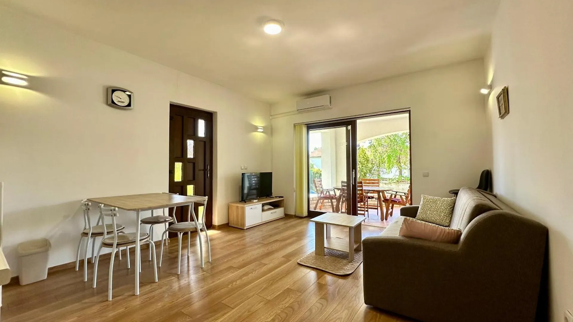 Coastal Family Escape In Turanj, Croatia Apartamento  Turanj